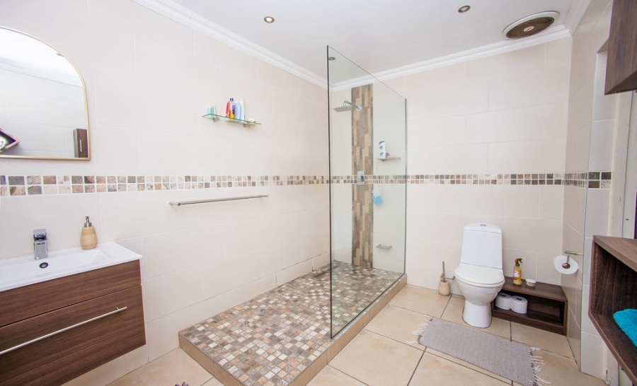 4 Bedroom Property for Sale in Nahoon Valley Park Eastern Cape